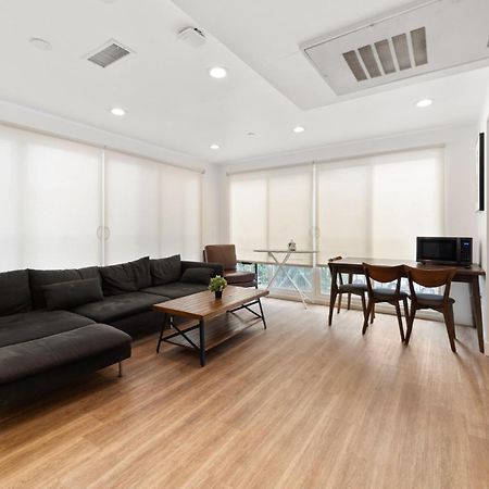 Charming Urban Retreat Near Usc In La- Private Room With Share Living Room With Kitchen Los Angeles Exterior photo