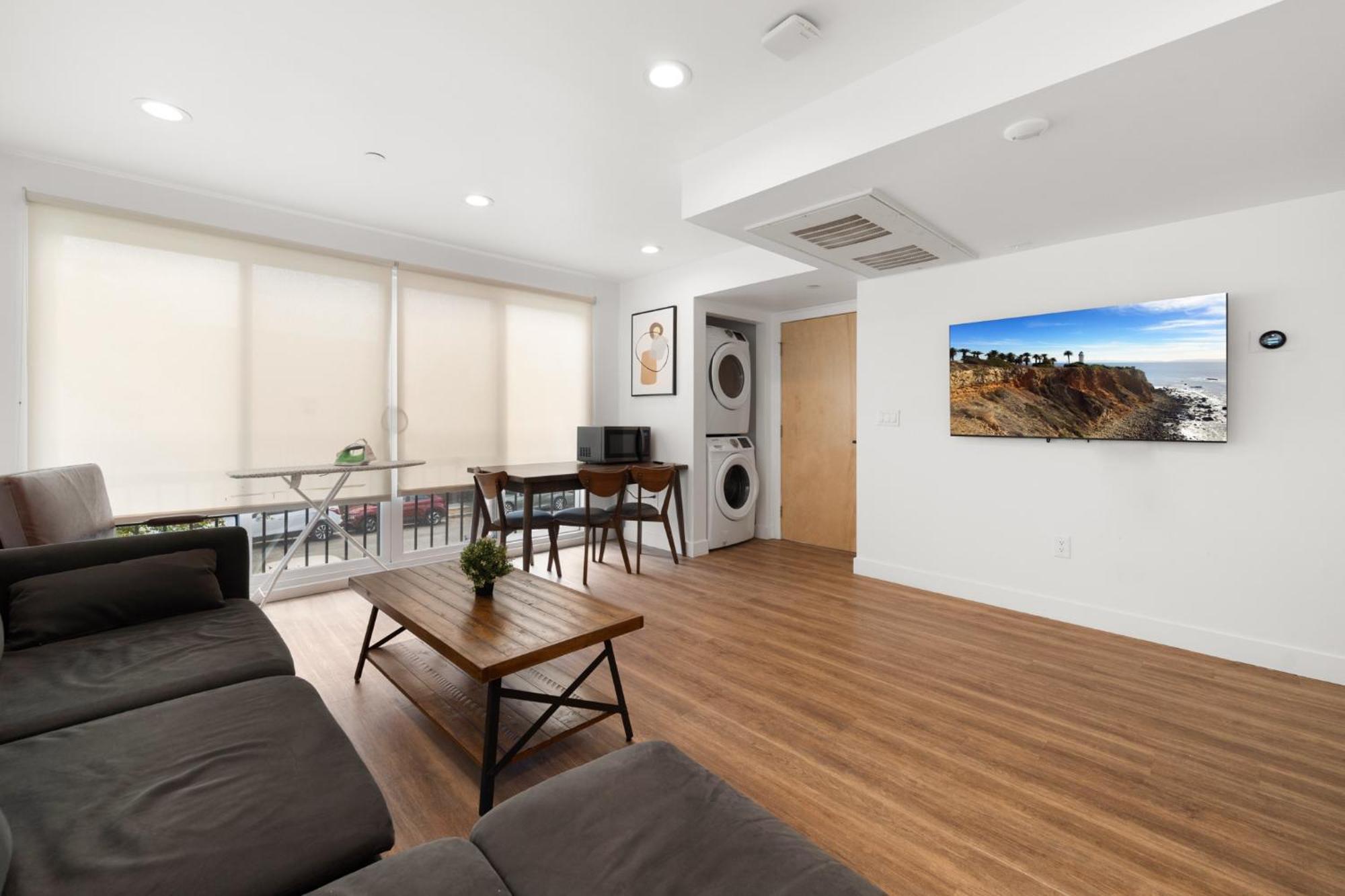 Charming Urban Retreat Near Usc In La- Private Room With Share Living Room With Kitchen Los Angeles Exterior photo
