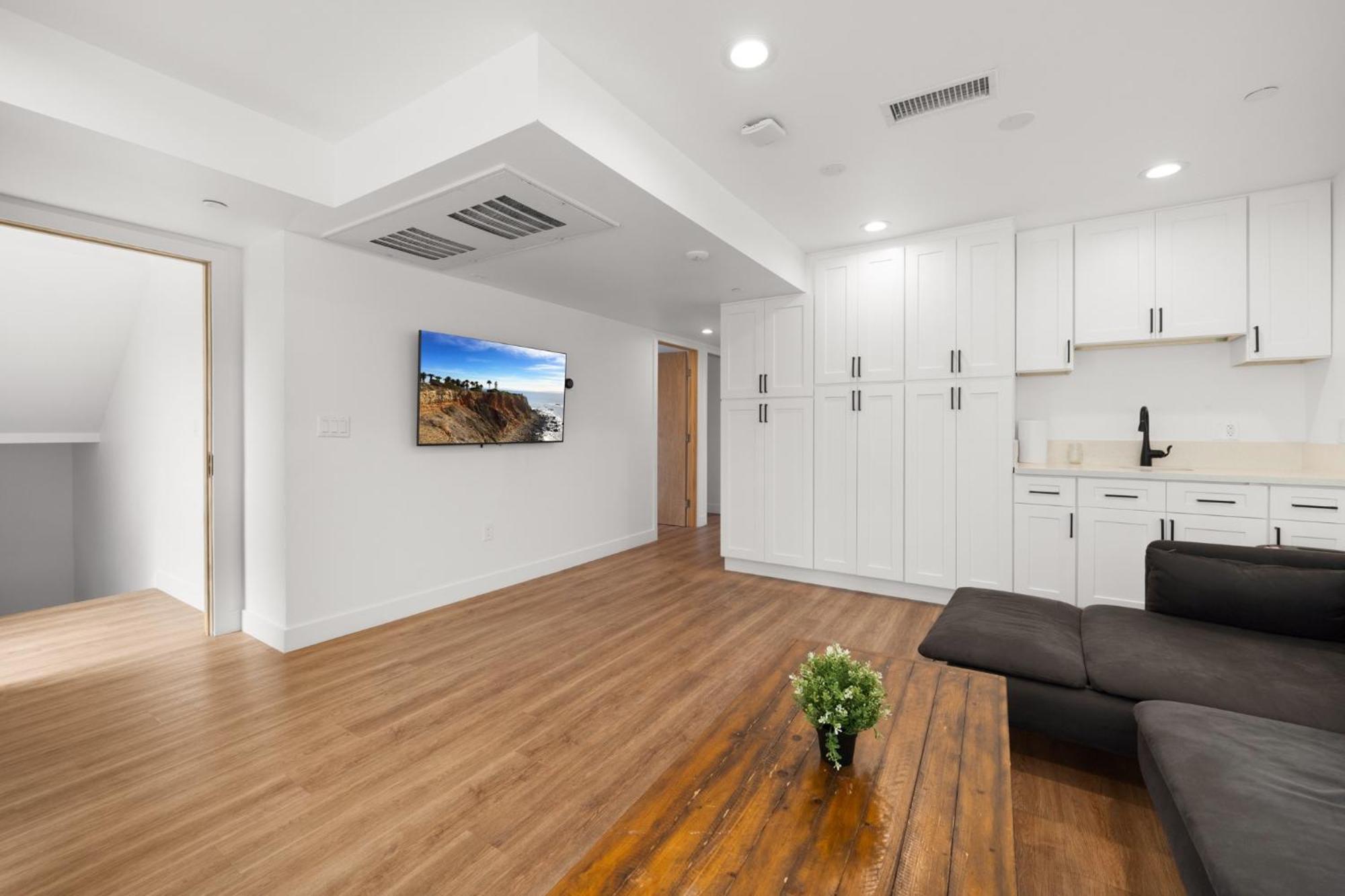 Charming Urban Retreat Near Usc In La- Private Room With Share Living Room With Kitchen Los Angeles Exterior photo